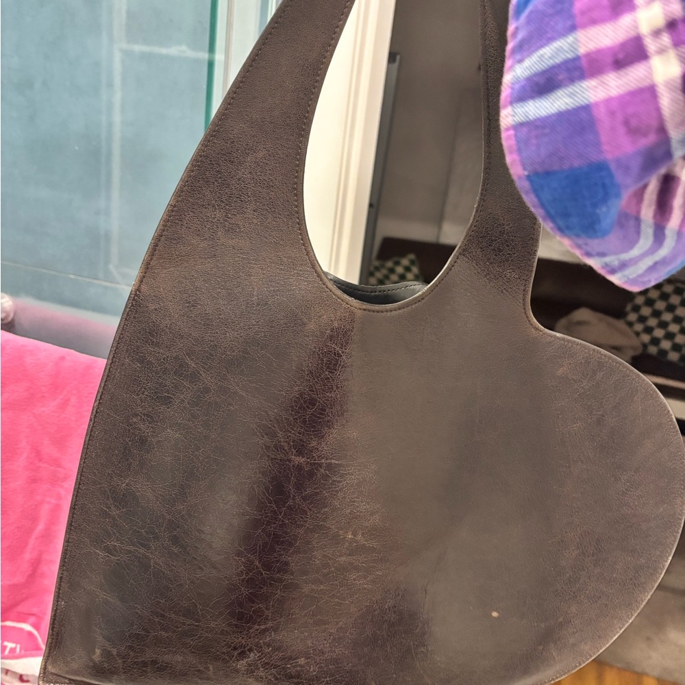 Heart-Shaped Brown Leather Bag - Picture 2 of 5